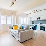 Apartment Oeiras Modern And Spacious Flat Paço de Arcos