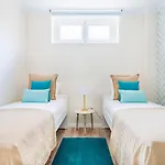 Apartment Oeiras Modern And Spacious Flat *