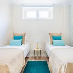 Oeiras Modern And Spacious Flat *