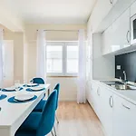 Oeiras Modern And Spacious Flat Apartment *