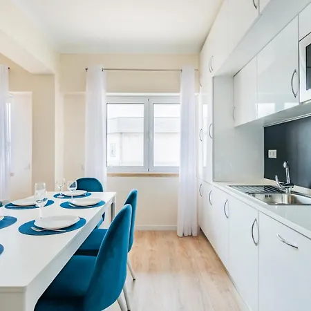 Oeiras Modern And Spacious Flat