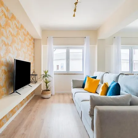Oeiras Modern And Spacious Flat アパート